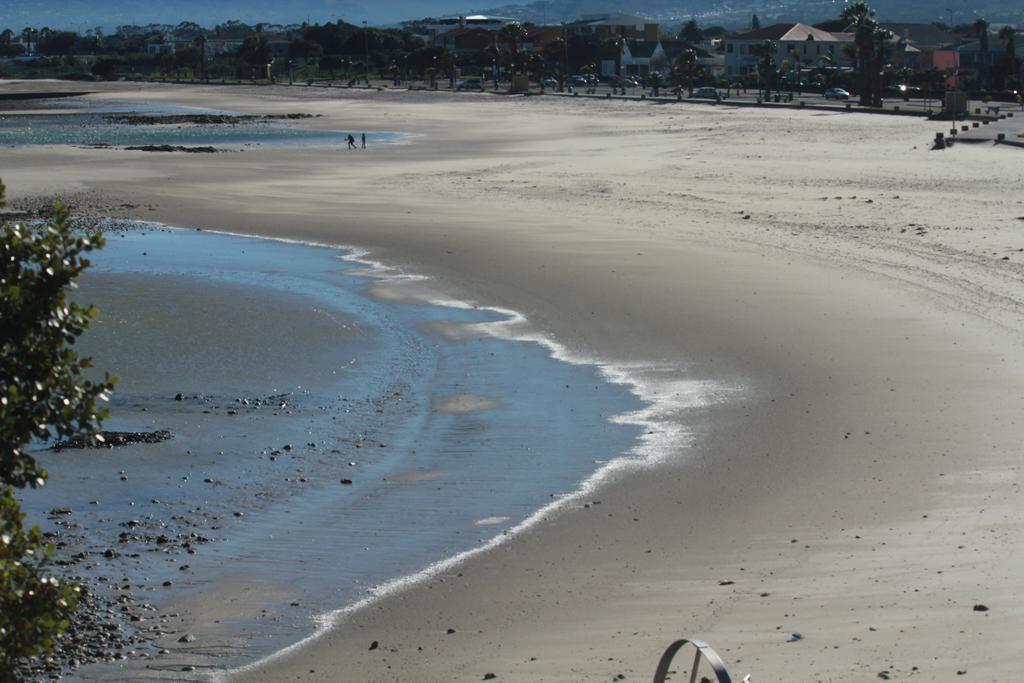 Merci Pere Gordons Bay Bagian luar foto